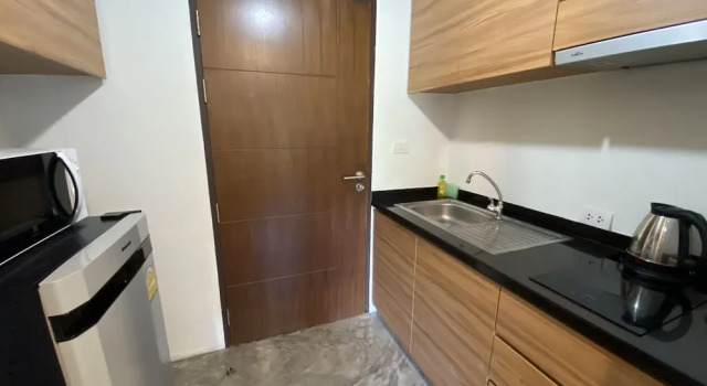 Студия с балконом Condo Studio B at Replay E305