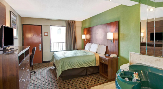 Двухместный люкс Days Inn by Wyndham Conover-Hickory