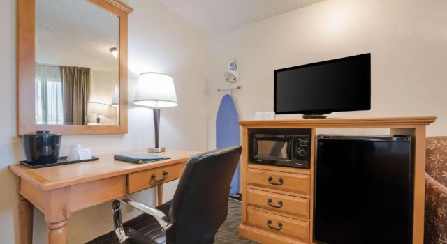 Номер Standard Quality Inn & Suites Silverdale Bangor-Keyport