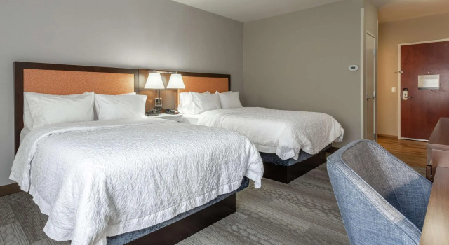 Четырёхместный номер Standard Hampton Inn Jefferson City at Capital Mall