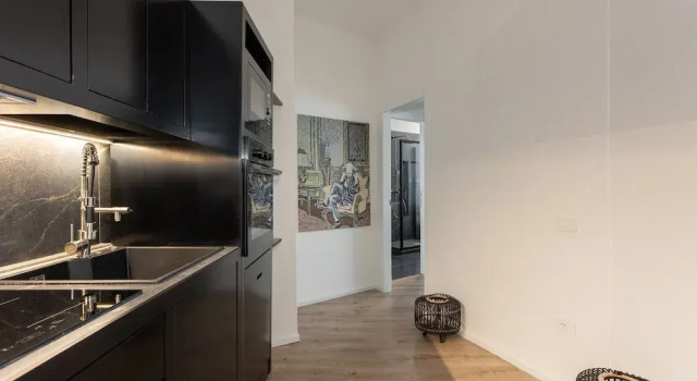 Апартаменты Luxury New Elegance Suites Guesthouse