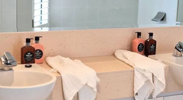 Номер Luxury Пентхаус с 3 комнатами с видом на воду Sitka Penthouse Apartment