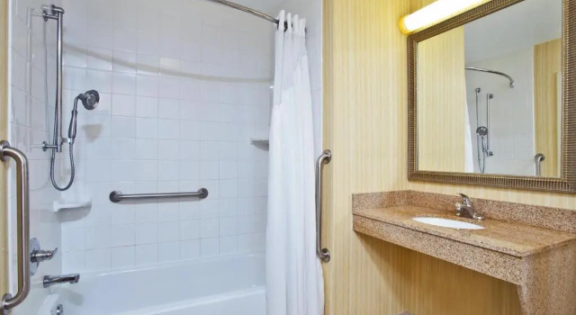 Люкс Holiday Inn Express Hotel & Suites Anderson by IHG