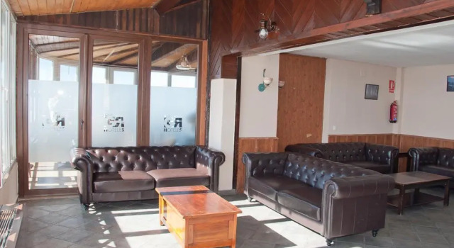 Hotel Reino Nevado, Varaa Hotelli Pradollano 