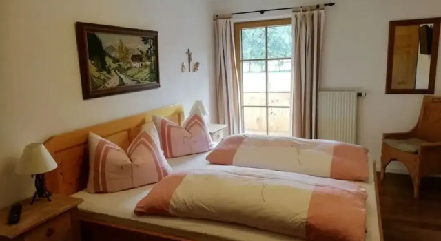 Коттедж с балконом Holiday Apartment Hanal-hof