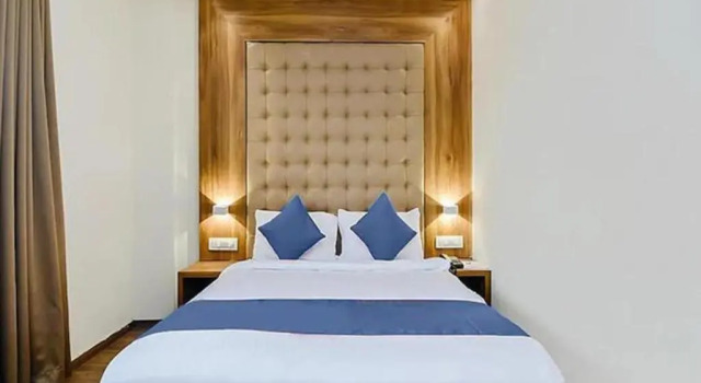 Номер Deluxe FabHotel Cozy Inn