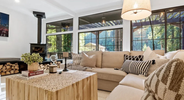 Forest Hideaway w/ Wraparound Deck & Firepit home, Забронировать Отель Гернвилль Sonoma County