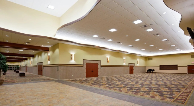 Holiday Inn Stevens Point - Convention Center, an IHG Hotel, Buchen Sie Hotel Hotels in Stevens Point mit Parkplatz, Parkplätze