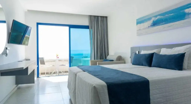 Номер Deluxe Anonymous Beach Hotel