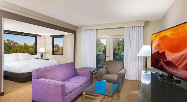 Doubletree by Hilton Phoenix Mesa, Забронировать Отель Отели Меса 4 звезды, 4*