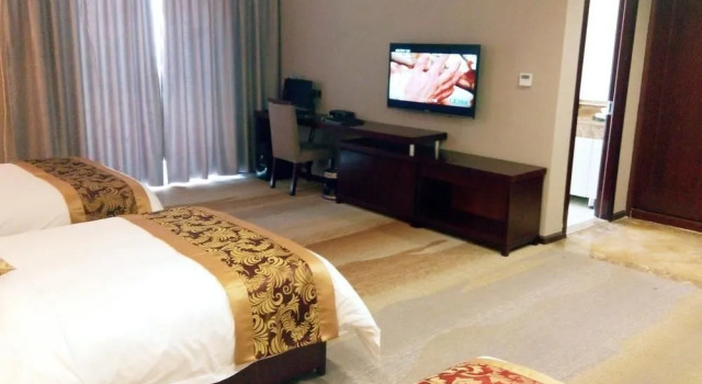 Juli Kaixuan Hotel, Rezerwuj Hotel Hotele w Kunming z parkingiem, Parking
