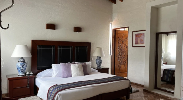 Люкс с балконом и с видом на горы Casa Bugambilia, Un Pequeño Hotel en Tepoztlán
