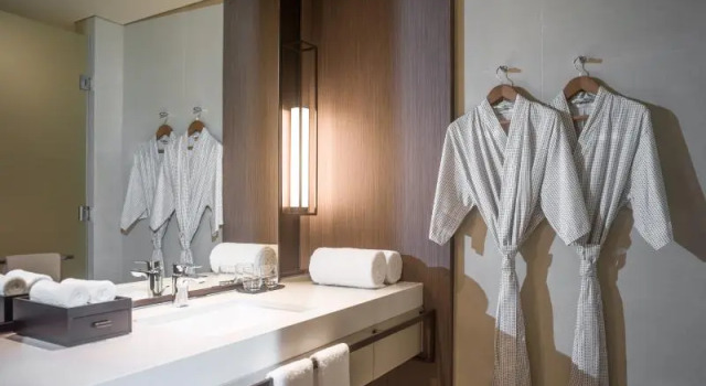 Двухместный номер Superior с балконом New World Hoiana Beach Resort