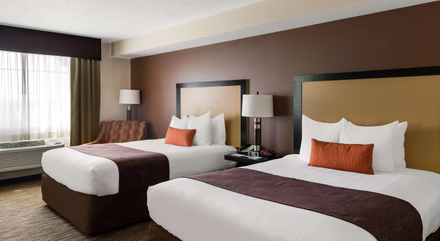 Четырёхместный номер Standard Best Western Plus Landmark Hotel