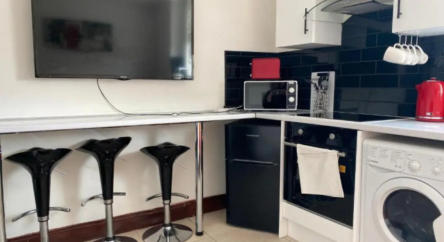 Modern 2 Bedroom Flat in Robert st, Swansea