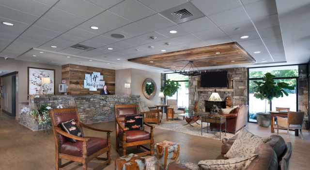 Holiday Inn Asheville East-Blue Ridge Pkwy, an IHG Hotel, 预订 酒店 阿什维尔 阿巴拉契亚山脉