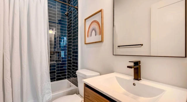 Апартаменты Modern ATL Getaway u003c 3 Mi to Mercedes-Benz Stadium