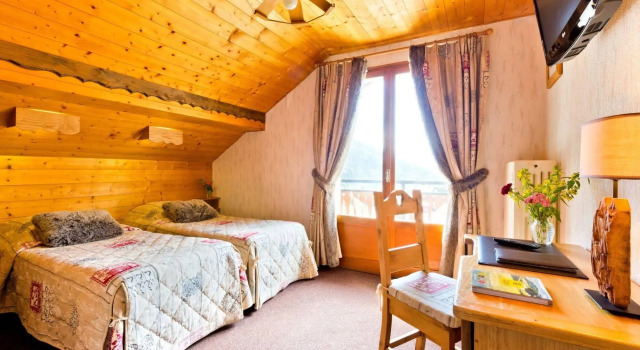 Logis Hotel & Spa Beau-Site, Забронировать Отель Сен-Жан-де-Сикст Лыжный курорт на озере Анси