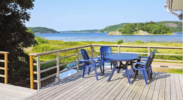 Коттедж 4 person holiday home in Henån