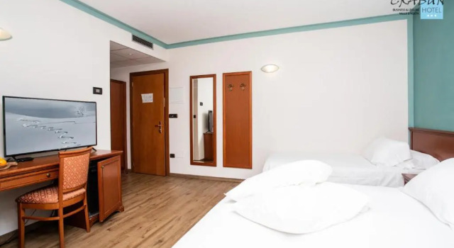 Четырёхместный номер Standard Crabun Hotel