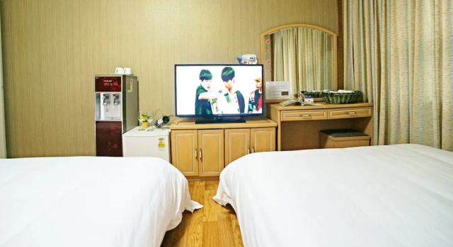 Номер Deluxe Emerald Hotel
