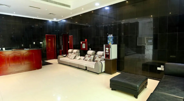 OYO 117 Al Jabriya Suites, Book Condo Hotel Hotels in Capital Governorate with Parking, Parking