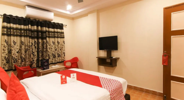 OYO 12064 Vamsi Krishna, Rezervovat Hotel Hotely v Andhra Pradesh s parkováním, Parkování