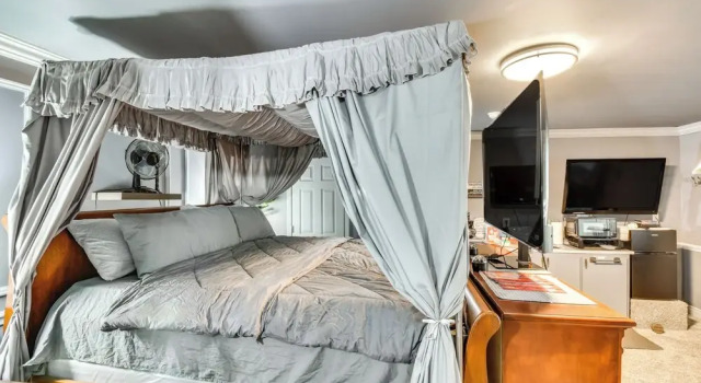 1 Mi to Dtwn & UGA Campus: Cozy Athens Getaway!, Забронировать Апартаменты/квартира Отели Атенс с парковкой, рядом с Hillside Park, Парковка