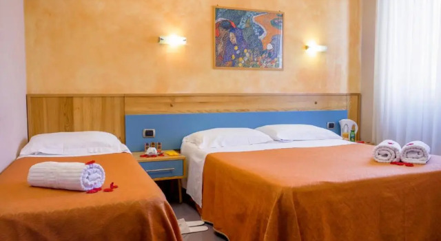 Трёхместный номер Standard Hotel Diana