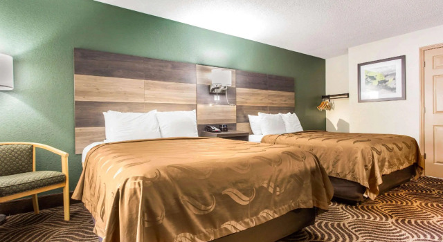 Четырёхместный номер Standard Quality Inn Black Mountain-Asheville East