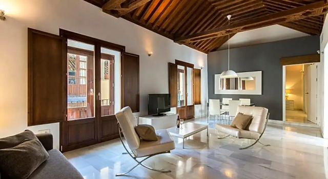 Апартаменты Superior tuGuest Elvira Suites