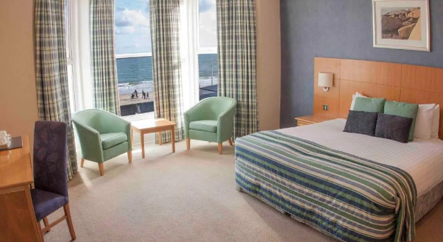 Семейный номер Standard с балконом и с видом на море Sandbanks Hotel