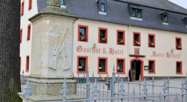 Gasthof und Hotel Roter Hirsch, Reserva ahora Hotel Claussnitz 