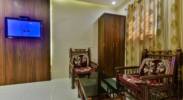 Люкс Royal Guest Inn Residency