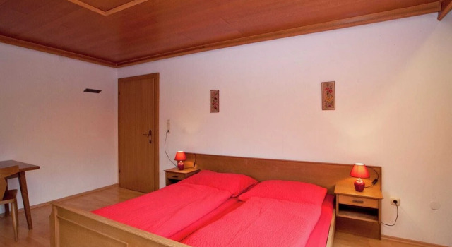 Radiant Holiday Home in Gantschier with Terrace, Prenota Hotel Hotel a Vorarlberg con parcheggio, Parcheggio