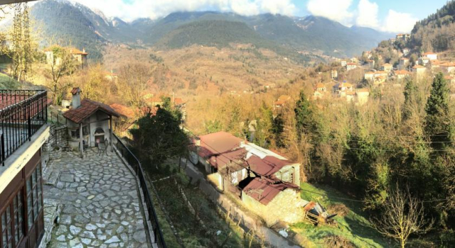 Archontiko, Book Hotel Karpenisi 