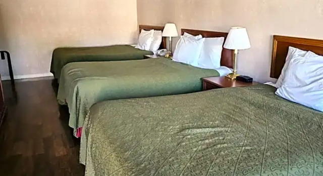 Шестиместный номер Standard Travelodge by Wyndham Mackinaw City