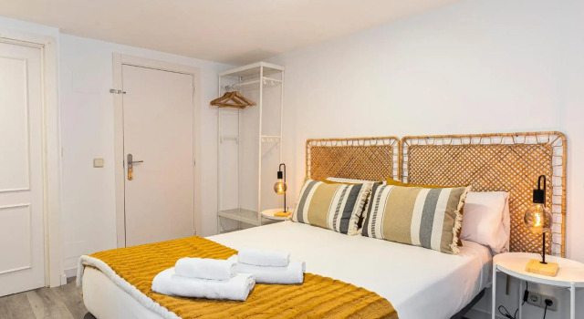 BNBHolder Calm Duplex RETIRO FREE PARKING, Забронировать Отель Ретиро Мадрид, рядом с Сайнс де Баранда
