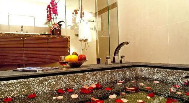 the Suites Shanghai, Забронировать Отель Отели Шанхая 4 звезды, 4*