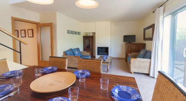 Villa Mas Pinell 44, Rezervați Vilă Cabane în Girona, Casetă