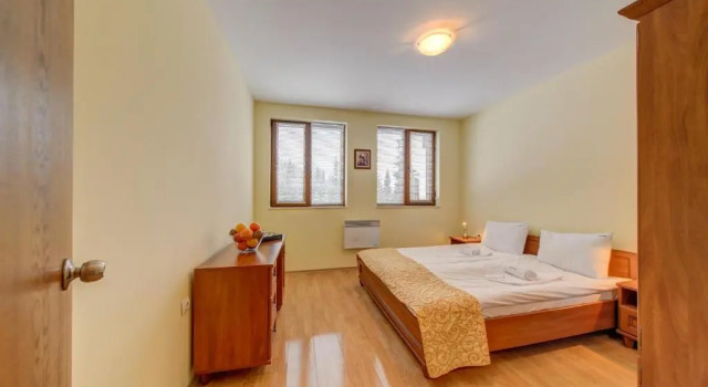 *By the Fireplace* Cosy 1BD Flat with a nice view, Забронировать Апартаменты/квартира Отели провинции Смоляна с парковкой, Парковка
