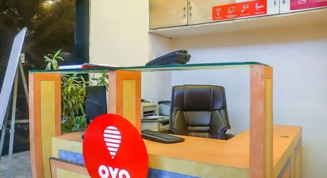 Hotel Golden Rock by OYO Rooms, Забронировать Отель Отели штата Махараштры 3 звезды, 3*