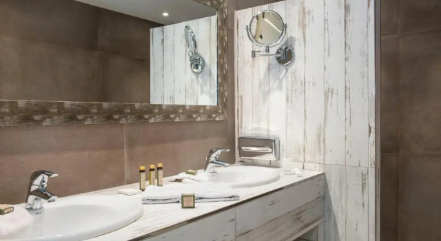 Двухместный номер Prestige La Bastide De Tourtour Hotel & Spa