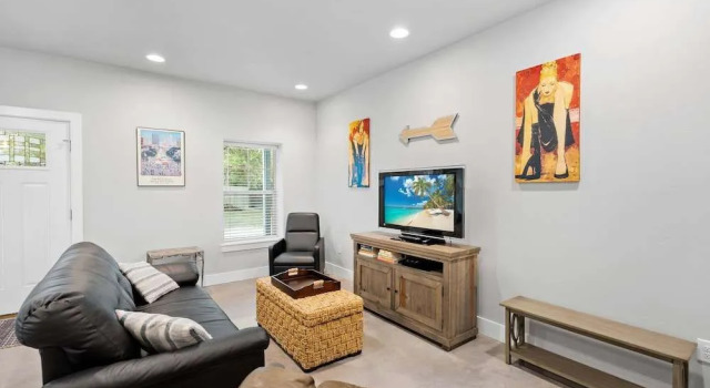 Peaceful Cottage w/ Grill Mins to Lake Travis, Prenota Casa vacanze Lakeway Greater Austin