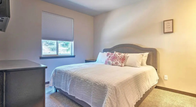 Апартаменты Cozy Manson Condo on Lake Chelan w/ Pool Access!