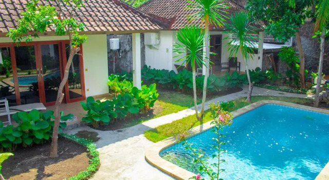 Ocean Sun Homestay, Buchen Sie Pension Hotels in Tulamben mit Pool, Schwimmbad