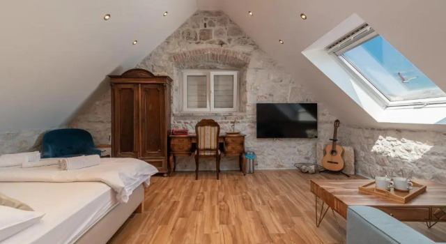 Residence Providenca, Varaa Hostelli Hotellit Split-Dalmatia pysäköinnillä, Pysäköinti