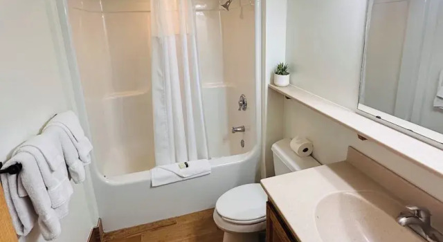 Четырёхместный номер Standard с видом на горы Nantahala Village