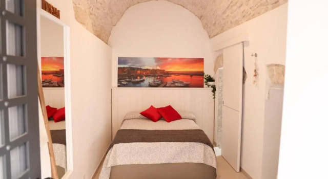 Room 20 - Piccola Camera in pietra bianca, Buchen Sie Hotel Giovinazzo Metropolitanstadt Bari