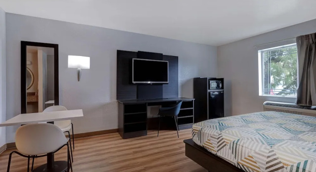 Standard Suite Motel 6-Buttonwillow, CA Central